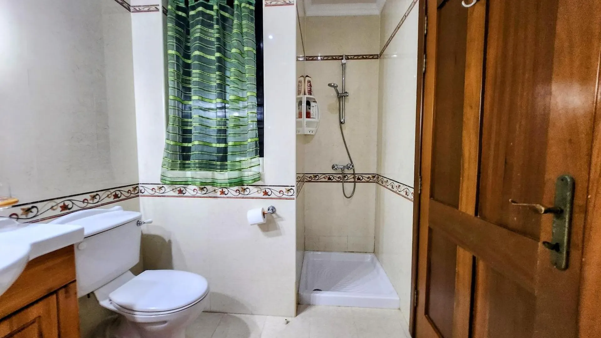 Seafront Apartment - Wifi - Sleeps 6 - Chriscourt Marsaskala